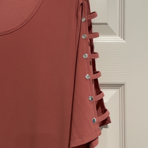 Pink blouse - Picture 2 of 3